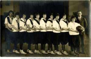 1925 10 Member Girls Team
